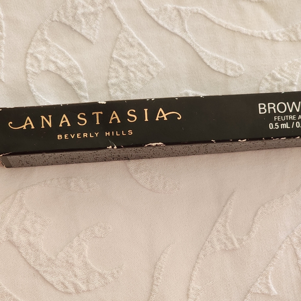 Anastasia Brow Pen in Chocolate